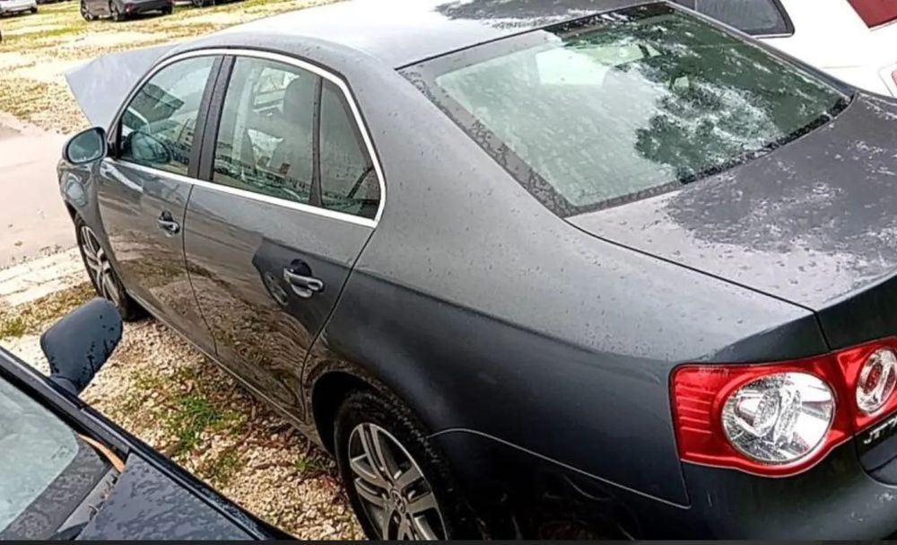 VWJETTA1.6TDIANO2010