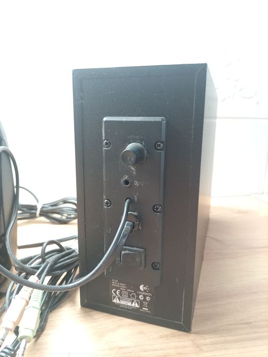 Zestaw Glosnikow Logitech 2.1 S-220 Subwoofer Satelity