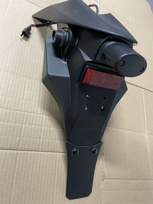 Guarda-lamas traseiro genuíno Kawasaki para modelos Z750, Z1000, ZX636