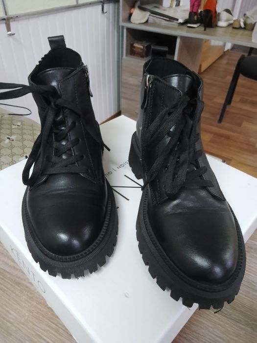 Жіночі ботинки кожа