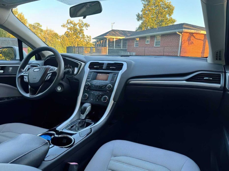Ford Fusion Titanium Hybrid      2014