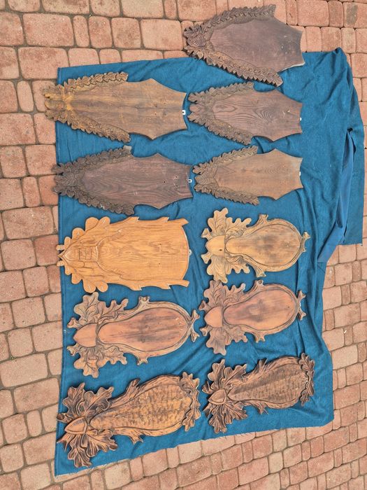 Deski deska podkładki uzywane pod wieniec byka  poroze jelenia