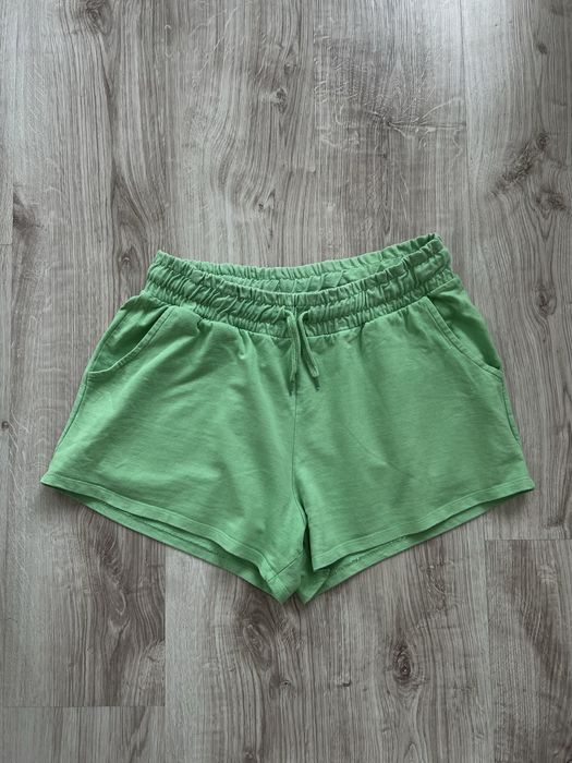 krótkie dresowe spodenki zielone beloved L/XL