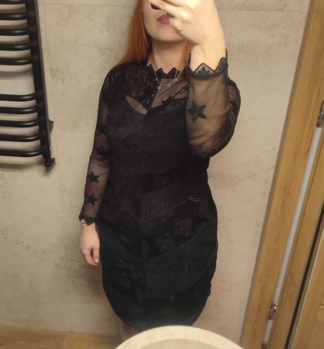 Mała czarna sukienka w gwiazdy Debenhams Edition