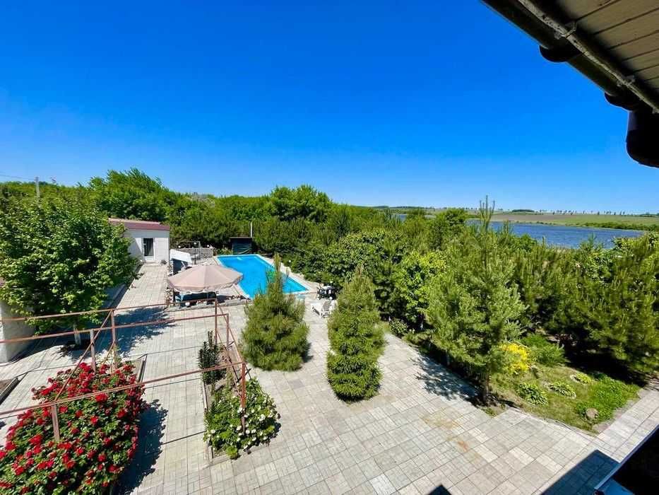 Шикарный дом со своим дендропарком и пляжем. База отдыха