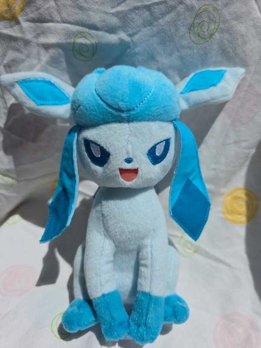 pokémon peluche do pokémon glaceon da tomy