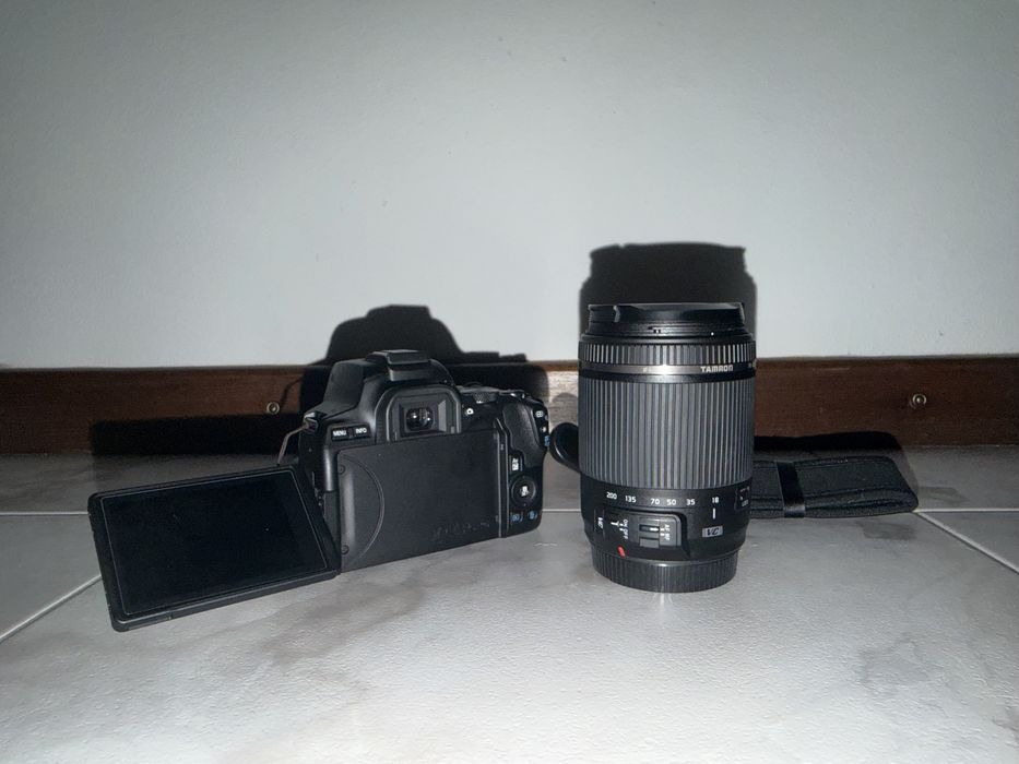 Canon EOS 250d com objetiva Tamron 18-200 f/3.5-6.3 Di II VC