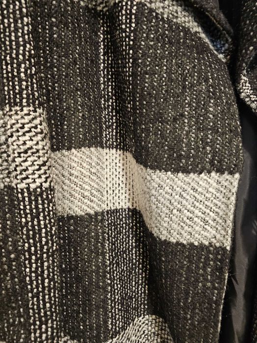 Plaszcz w szaro czarną kratę