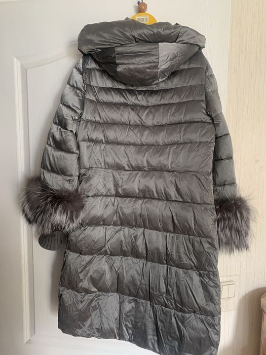 Жіночий пуховик з хутром чорнобурки, стильний та теплий!