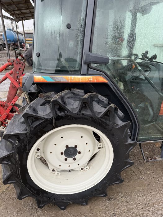 Трактор технічно справний вкладень не потербує