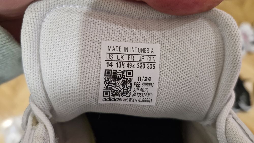 Кросівки Adidas.Розмір 49
