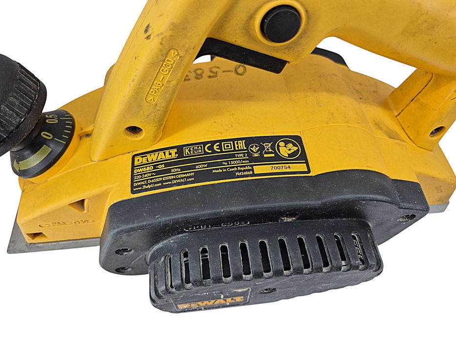 Strug elektryczny dewalt DW680