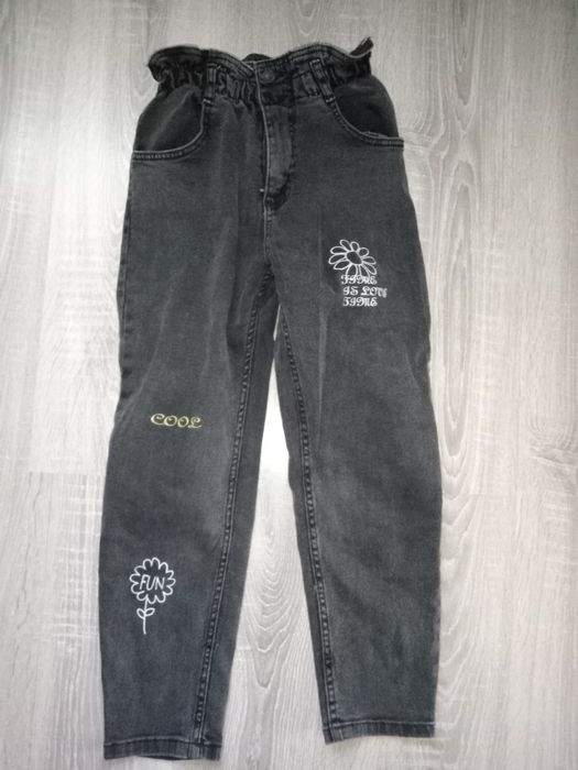 Джинси стильні моми