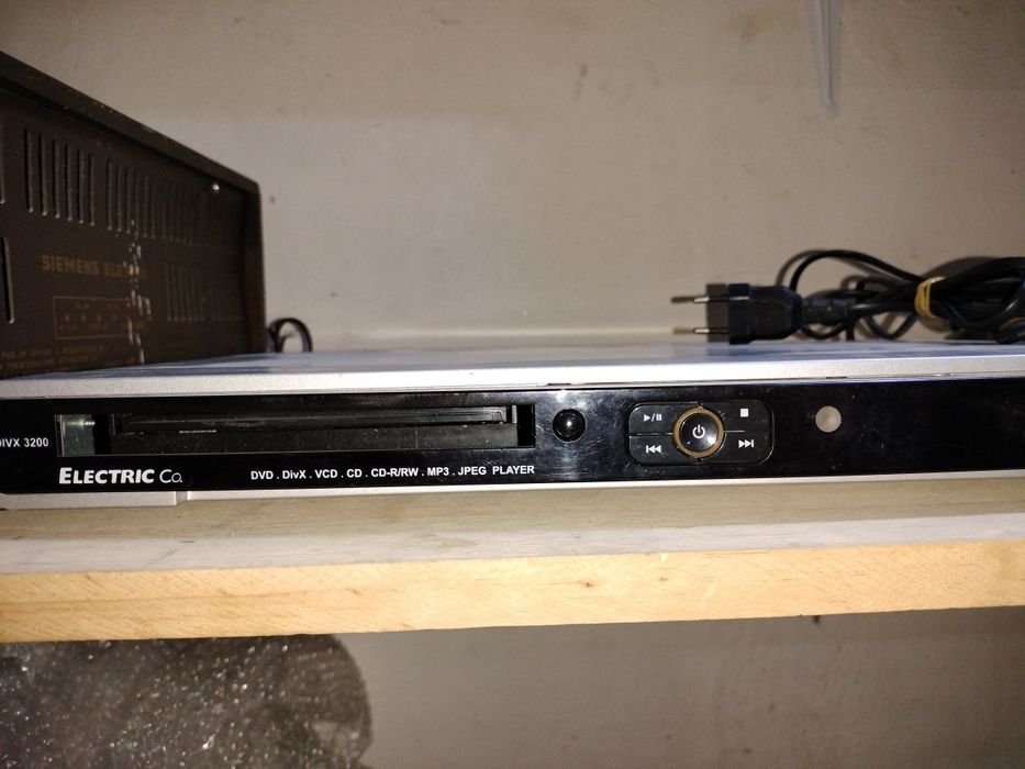 DVD marca ELECTRIC em bom estado de conservação