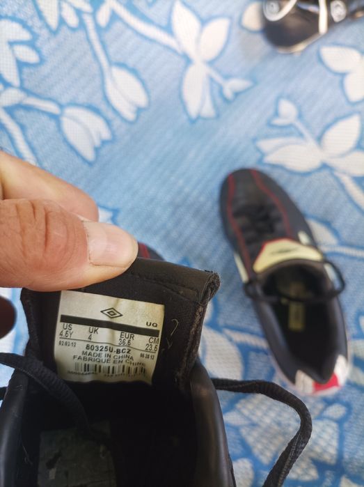 Бутсы футбольные р36.5