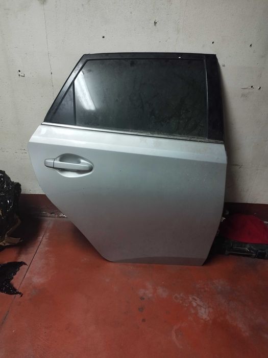 Drzwi toyota Auris ll 13-18 różne kolory 3R3  1H5 1F7stan idealny