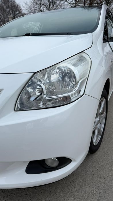Samochód Toyota Verso