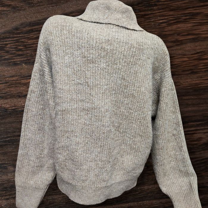 Свитер женский 48-52р.,,Gina tricot "(Bangladesh).