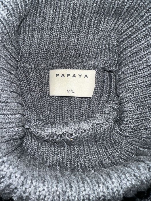 Трикотажний кроп-топ з горлом