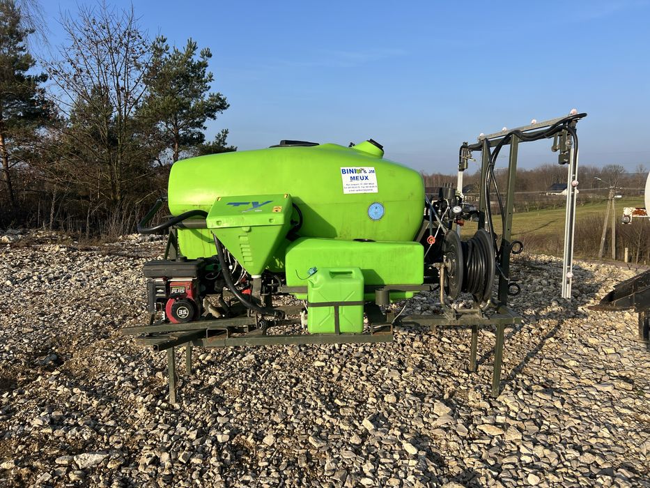 Opryskiwacz spalinowy 1000 l