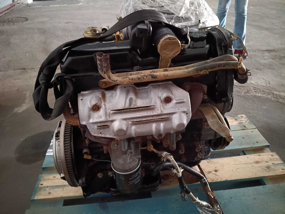 Motor Toyota HiLux 2.4 D ref. 2L ano 2000