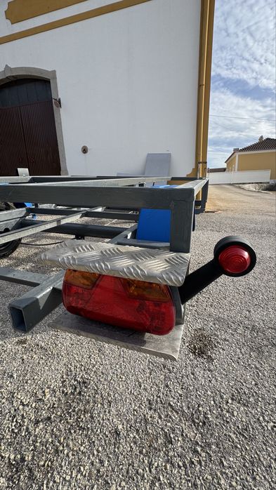 Atrelado para 10 bicicletas