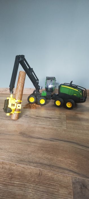 Harvester Bruder z konarem