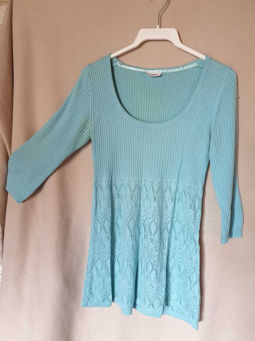 miętowa, zdobiona bluzka