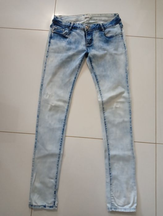 Spodnie jeansowe damskie, rozmiar 42, Cena  20 zl