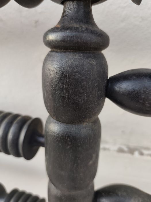 Cabeceira de cama em madeira africana