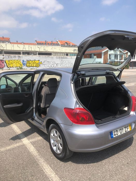 Peugot 307  1.4 - Gasolina 2004