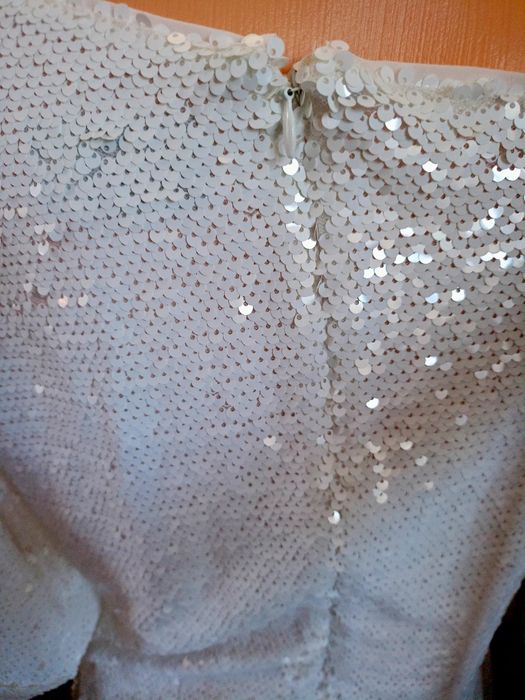 Sukienka z długimi rękawami mini biała cekiny imprezowa elegancka ASOS