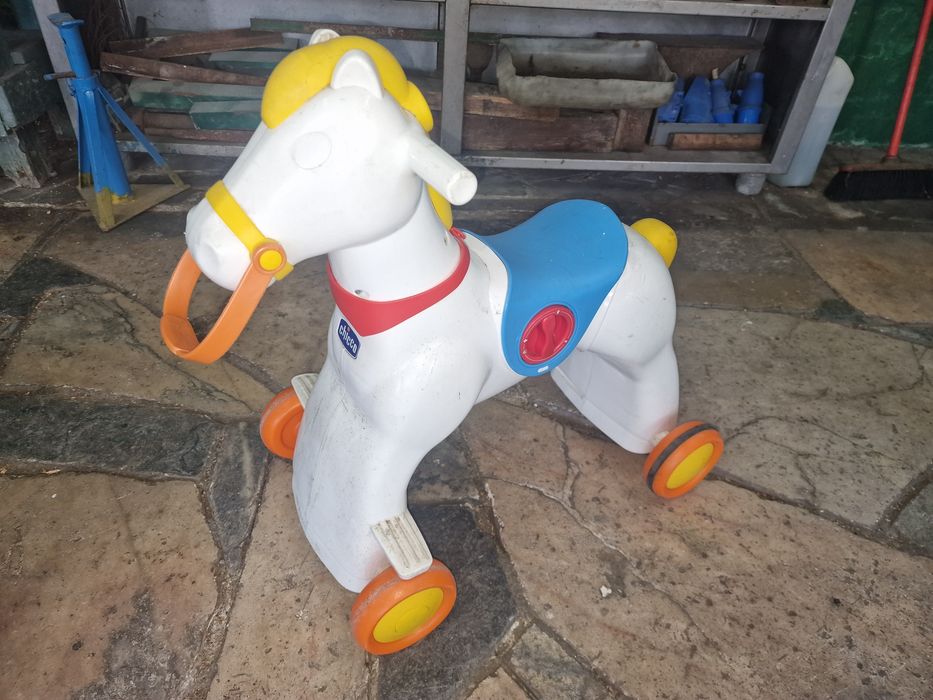 Triciclo cavalo Chicco
