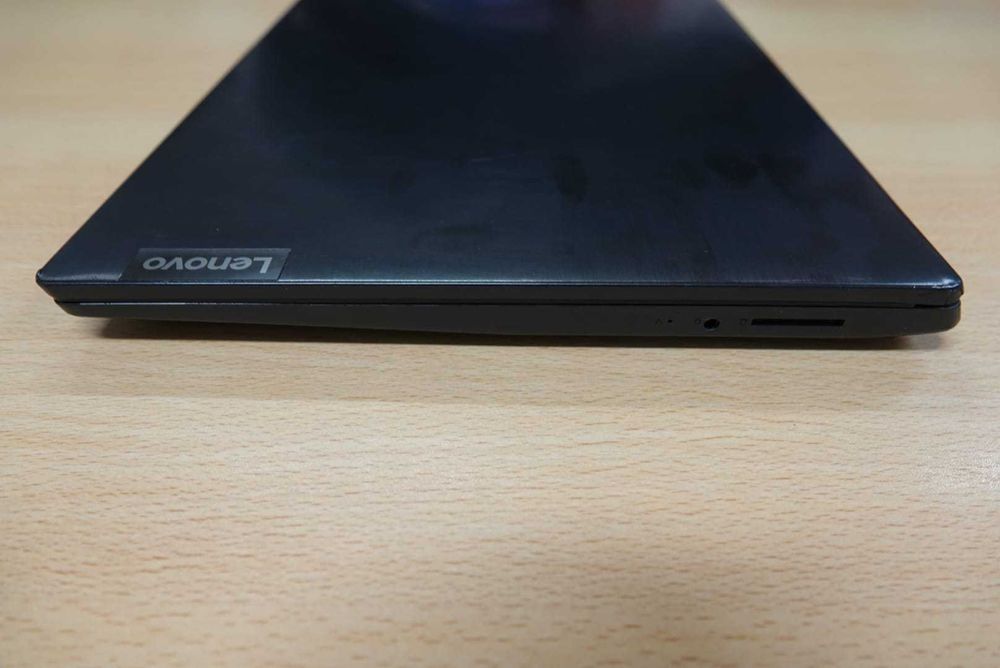 Lenovo IdeaPad S145-15IWL Intel Core i5-8265U/8 GB/256GB SSD/15.6"
