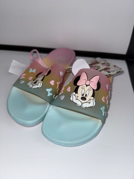 Шльопки для дівчинки