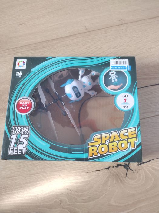Latający robot zabawka
