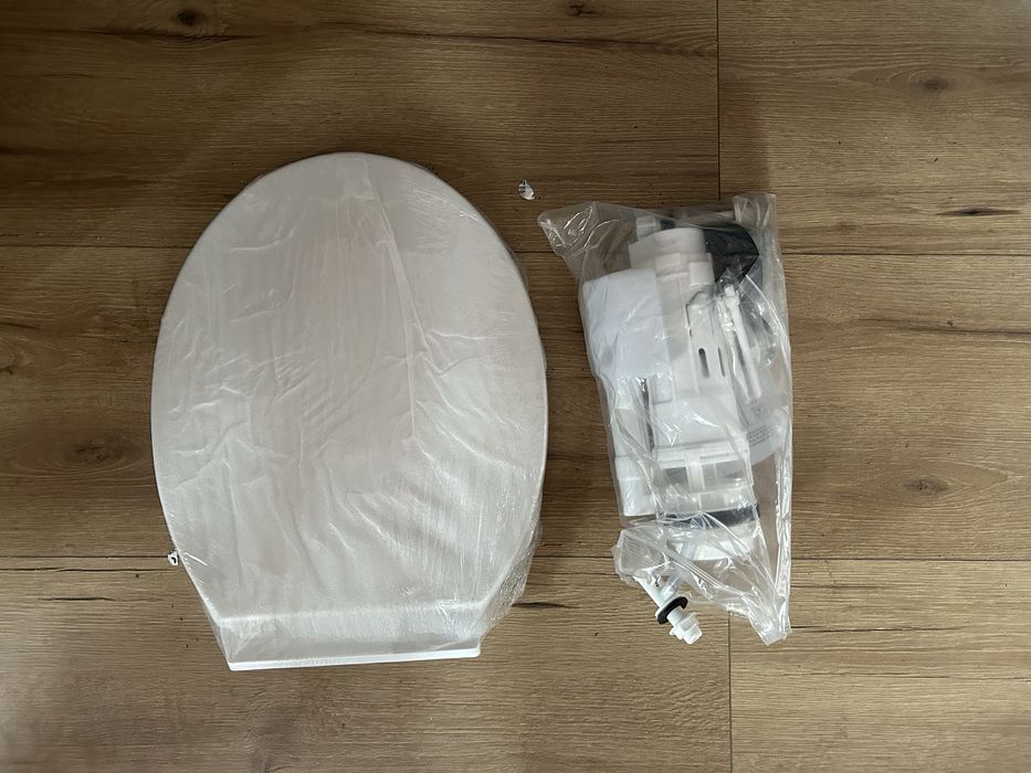 Kompakt WC Selvio bezkołnierzowy z deską wolnoopadającą