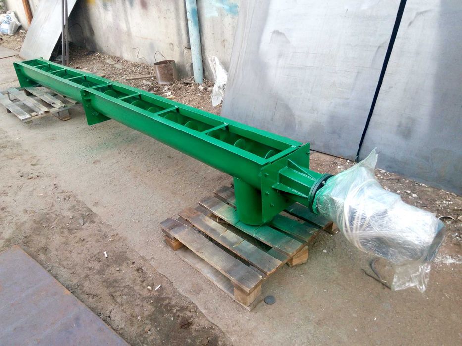 Шнековий погрузчик (навантажувач, зернометатель, конвейєр) зерна, соі