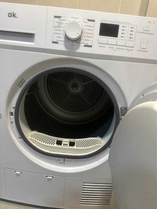 MÁQUINA DE SECAR ROUPA – A FUNCIONAR