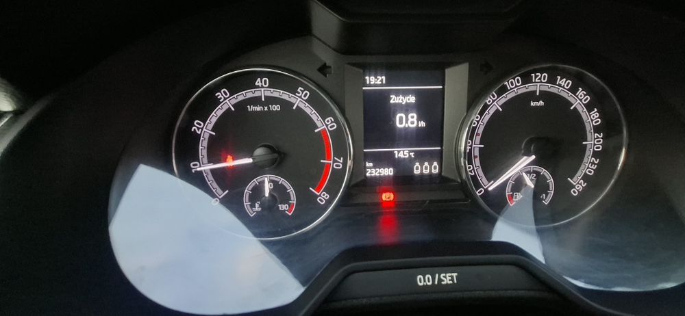 samochód osobowy marki skoda octawia