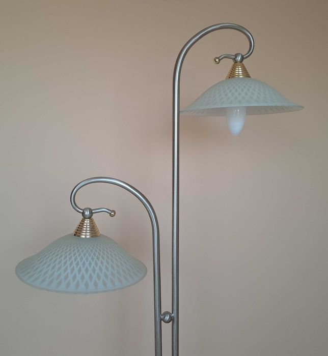 Lampa podłogowa metalowa