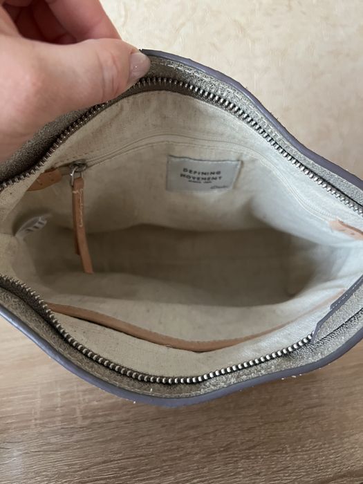 Сумка Clarks срібна, крос-боді