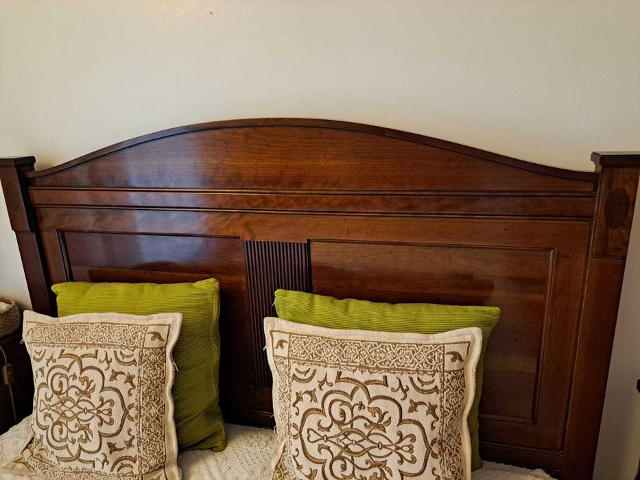 Mobilia de quarto em Madeira de cerejeira