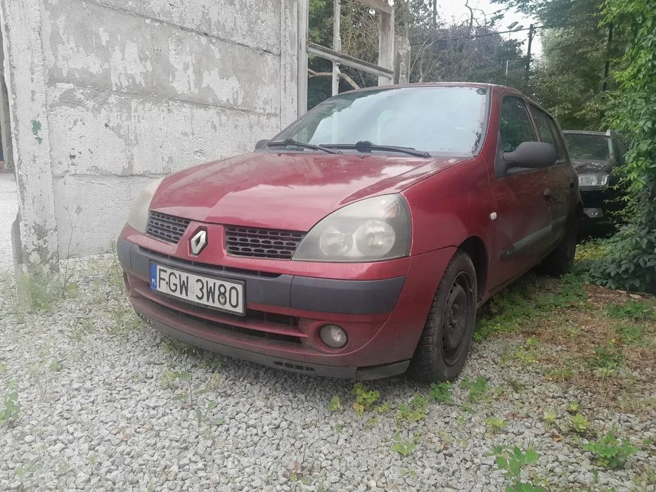 Renault Clio Syndyk sprzeda z wolnej ręki pojazd marki Renault Clio II z 2003 r.