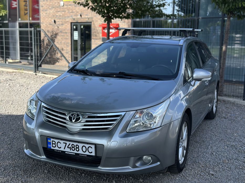 Продам Toyota Avensis 2011