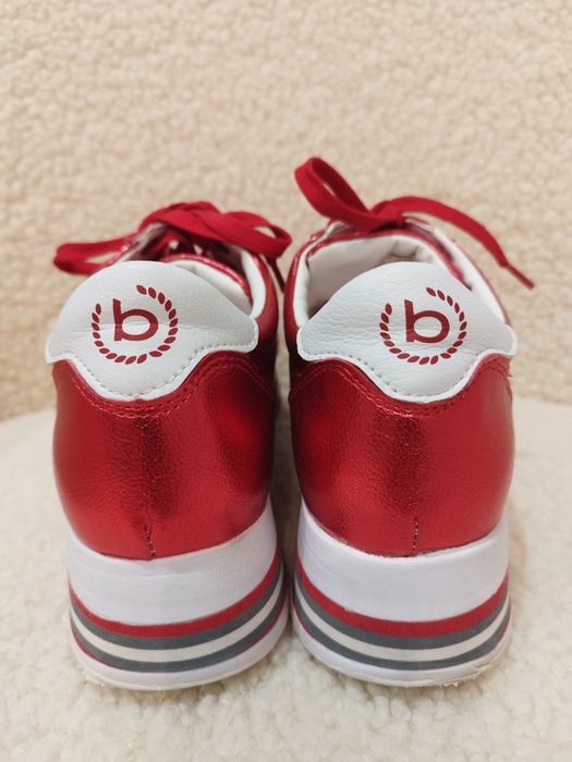 Жіночі шкіряні кросівки. Bugatti оригінал.