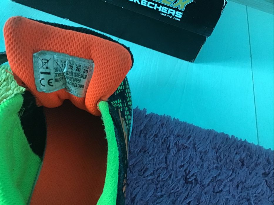 Продам кросівки Skechers