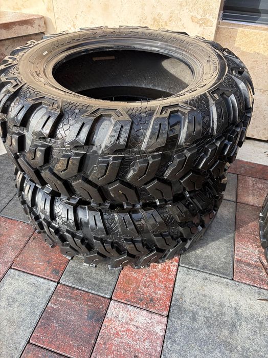 Майже нова 27.9.r14 “ 27.11.r14 Комплект