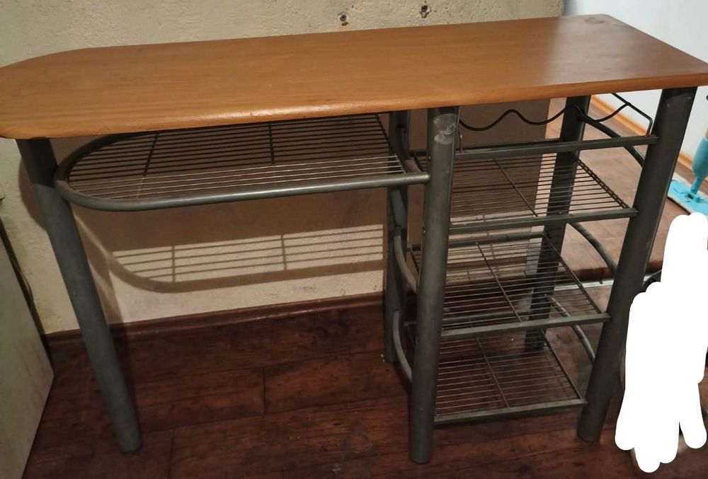 Regał metalowy z blatem