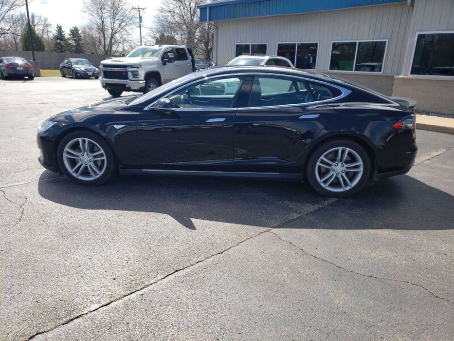 Tesla Model S Performance      2013